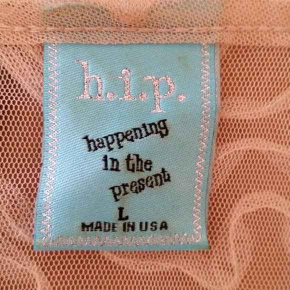 h.i.p. Sheer Raised Applique Racer Back Blouse. L - Picture 10 of 10